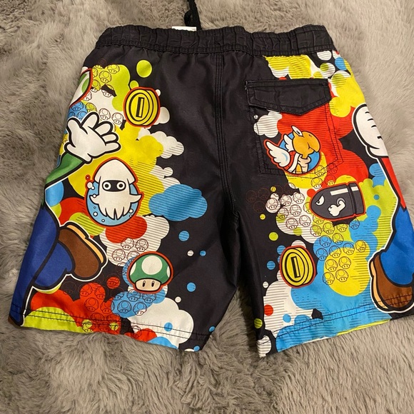 Super Mario boys Size 6 swim trunks with lining - Picture 2 of 4